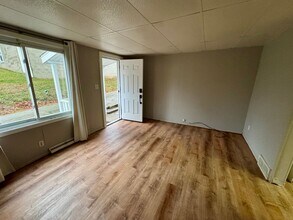 470-474 Stang Ave in Leechburg, PA - Building Photo - Building Photo