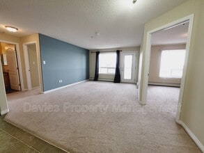 7339 Terwillegar Dr S NW in Edmonton, AB - Building Photo - Building Photo