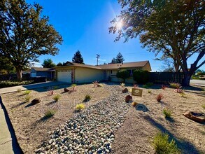 2459 Gulf Dr in Fairfield, CA - Building Photo - Building Photo
