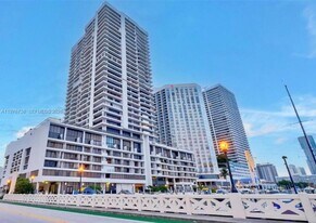 555 NE 15th St, Unit 32 in Miami, FL - Building Photo
