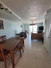 1300 Seaway Dr-Unit -6 in Fort Pierce, FL - Foto de edificio - Building Photo