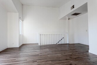 4928 Narragansett Ave in San Diego, CA - Foto de edificio - Building Photo