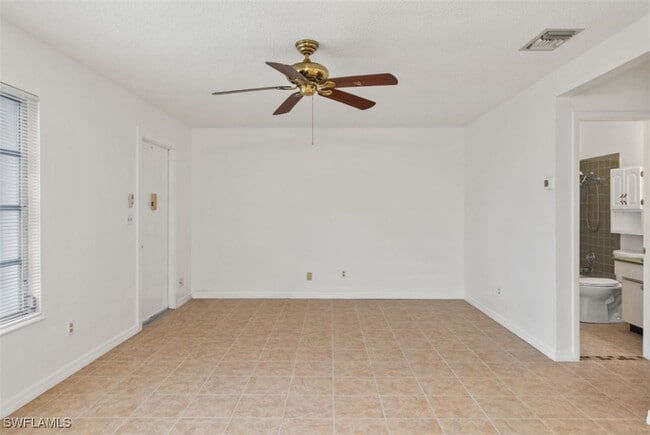 property at 18 Tangerine Ct