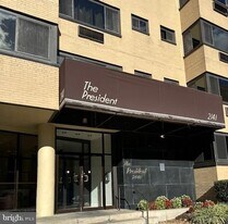 2141 I St NW in Washington, DC - Building Photo