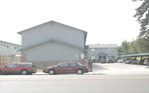 22051-22069 Hathaway Ave in Hayward, CA - Foto de edificio - Building Photo