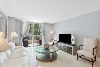 99 SE Mizner Blvd in Boca Raton, FL - Building Photo - Building Photo