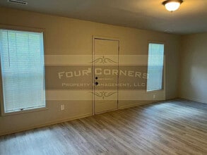 Room in Condo on Beck St in Greensboro, NC - Building Photo - Building Photo