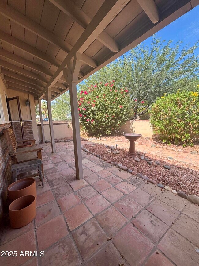 6923 E Rancho Vista Dr in Scottsdale, AZ - Building Photo - Building Photo