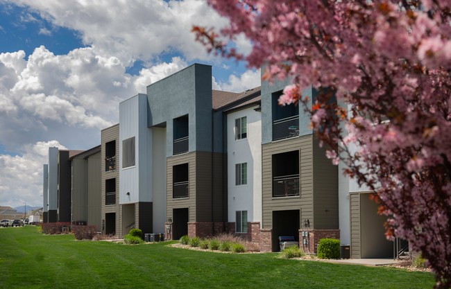 Wilshire Place in West Jordan, UT - Building Photo - Building Photo