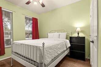 2710 Golden Creek Ln, Unit 38-0403 in Pearland, TX - Building Photo - Building Photo