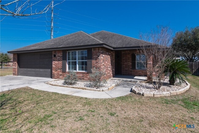 property at 121 Castlewood Dr
