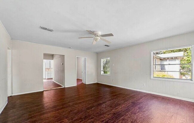 210 E 65th St in Jacksonville, FL - Building Photo - Building Photo