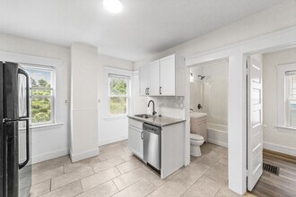 1352 W 58th St in Cleveland, OH - Building Photo - Building Photo