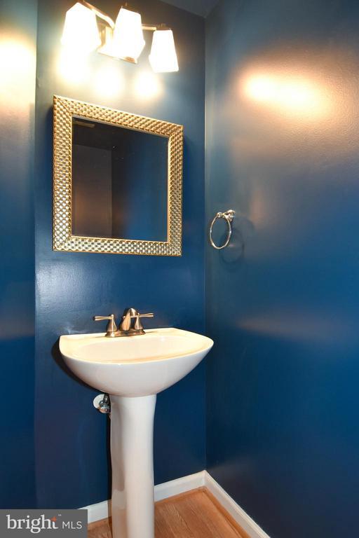 5987 Edgehill Ct in Alexandria, VA - Building Photo - Building Photo