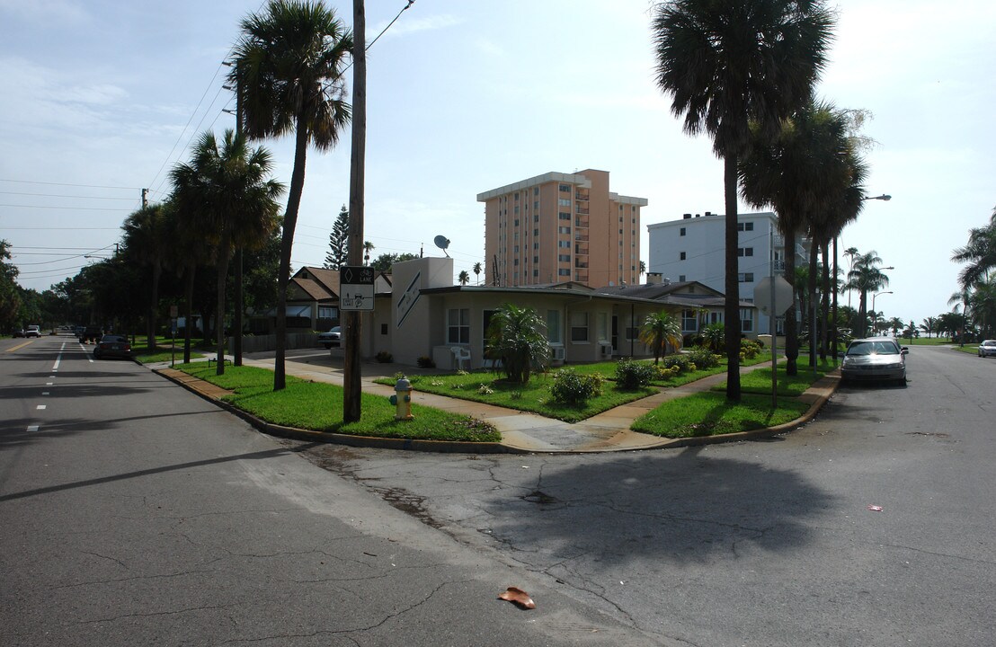 1101-1111 Beach Dr NE in St. Petersburg, FL - Building Photo