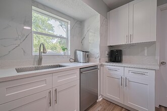 2602 Micliff Blvd in Houston, TX - Foto de edificio - Building Photo