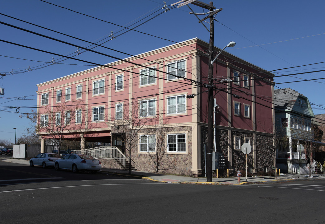 401 Palmer St in Elizabeth, NJ - Building Photo