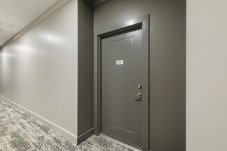 65 Pointe Pl in Dover, NH - Foto de edificio - Building Photo