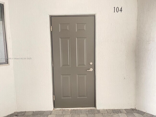 15600 SW 136th St in Miami, FL - Building Photo - Building Photo