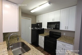 5540 Devonbriar Way-Unit -Unit H in Orlando, FL - Building Photo - Building Photo
