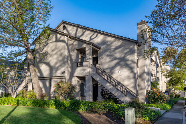 Jefferson Square in San Jose, CA - Building Photo - Building Photo