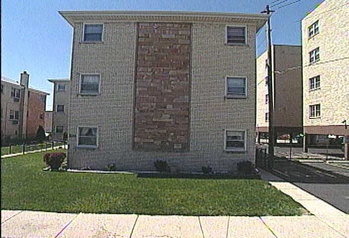 3144 N Boyle Ter in River Grove, IL - Foto de edificio