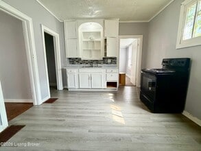 2411 Elliott Ave in Louisville, KY - Building Photo - Building Photo