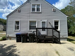 927 Davies Ave in Akron, OH - Building Photo - Building Photo