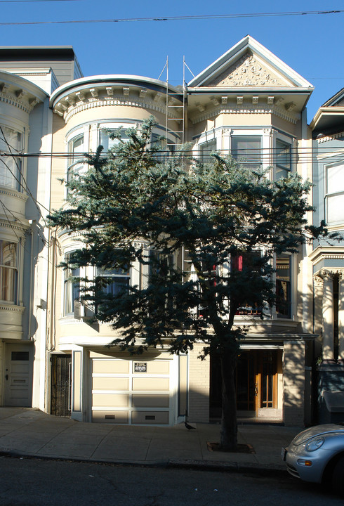 635 Clayton St in San Francisco, CA - Building Photo