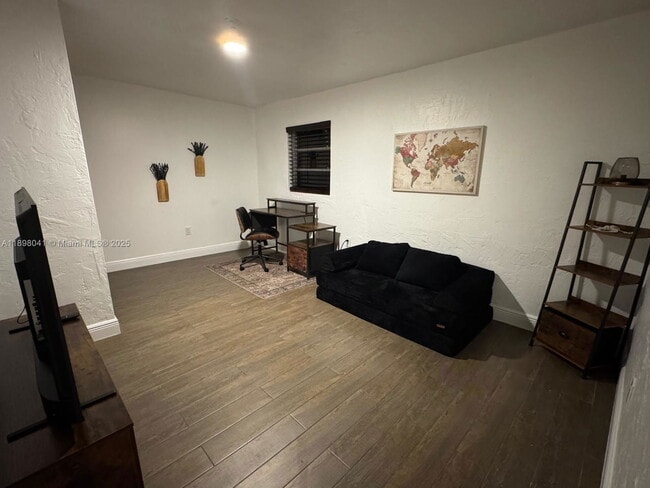 256 NW 82nd Terrace in Miami, FL - Building Photo - Building Photo