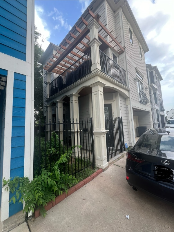 property at 1126 W 23rd St