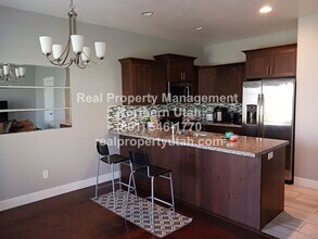 3440 Kenna Ln in West Haven, UT - Foto de edificio - Building Photo