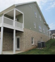 1125 Cranberry Ct in Moneta, VA - Building Photo - Building Photo