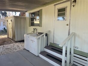 1079 NW 7th Blvd in Lake Panasoffkee, FL - Building Photo - Building Photo