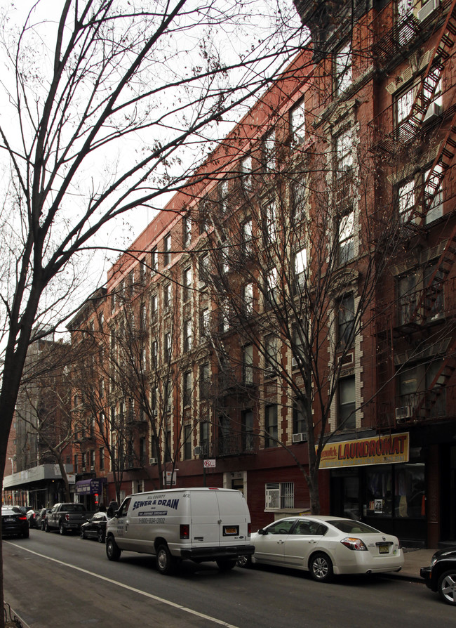 171-175 Thompson St in New York, NY - Foto de edificio - Building Photo