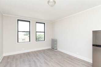 3335 W Diversey Ave in Chicago, IL - Building Photo - Building Photo