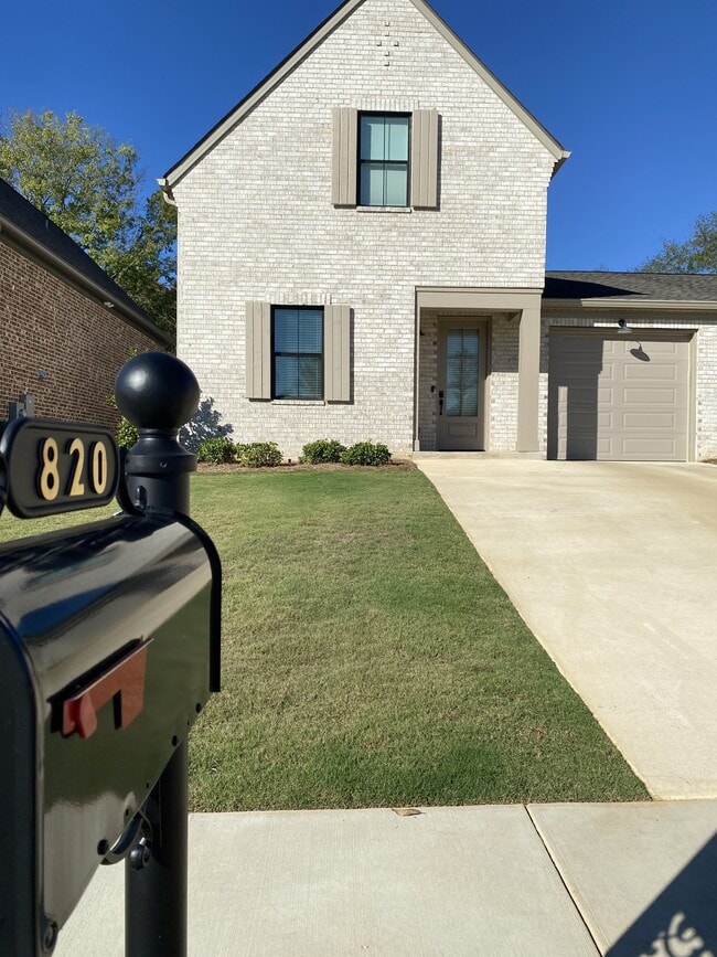 property at 820 Stonebrook Ln