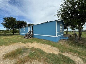 112 Thomas Park Dr in Hutto, TX - Building Photo