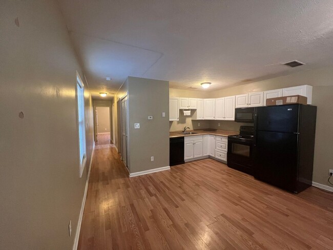 property at 1780 W Ormsby Ave