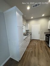 418 S Summit St in Visalia, CA - Building Photo - Building Photo