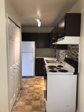 35301 Michelle Dr in Romulus, MI - Building Photo - Building Photo