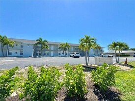 3705 Country Club Blvd in Cape Coral, FL - Building Photo