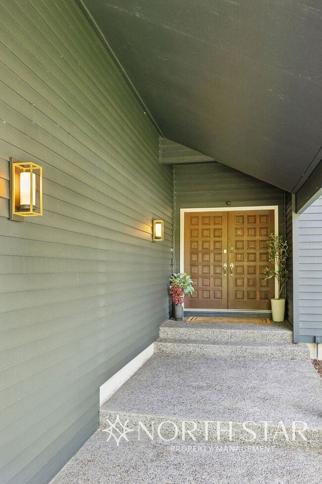 397 Livingood Ln in Lake Oswego, OR - Building Photo - Building Photo