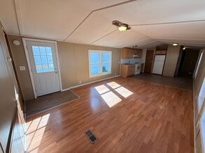 12 Greeley St in Oakland, ME - Building Photo - Building Photo