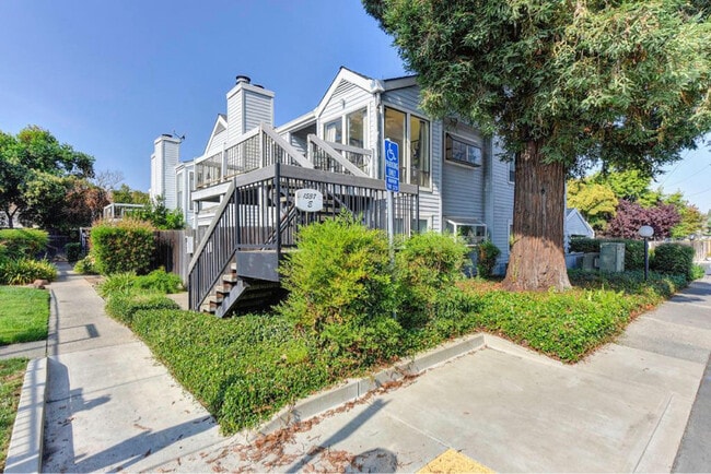 property at 1537 Hood Rd