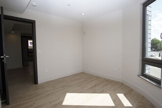 2 Roseclair St, Unit 2 in Boston, MA - Building Photo - Building Photo