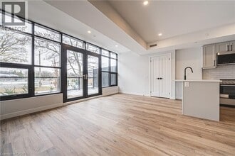 555 Sanatorium Rd in Hamilton, ON - Building Photo - Building Photo