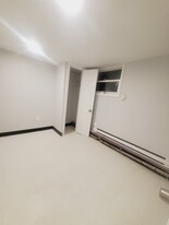 168 Woodlawn Ave, Unit 1 Apartments