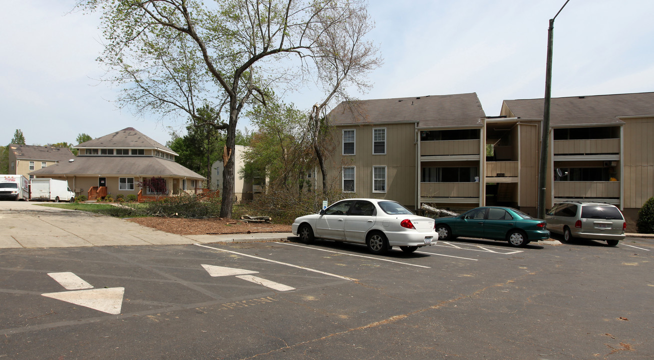 Lake Woodard Apartment Homes in Raleigh, NC - Building Photo