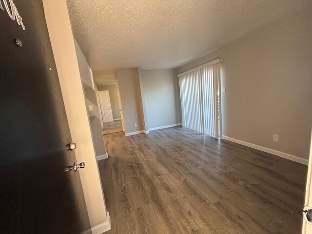 2010 Estrada Pkwy in Irving, TX - Building Photo